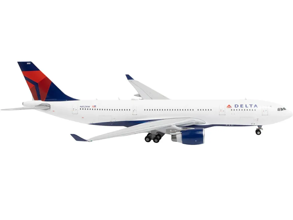 Airbus A330-200 Commercial Aircraft "Delta Air Lines" (N852NW) White with Red and Blue Tail 1/400 Diecast Model Airplane by GeminiJets