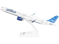 Airbus A321neo Commercial Aircraft "JetBlue" (N4048J) White with Blue Tail (Snap-Fit) 1/150 Plastic Model by Skymarks