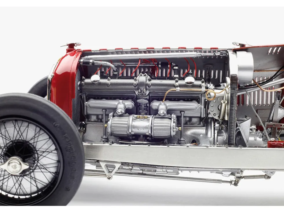 Alfa Romeo Tipo B P3 #8 Tazio Nuvolari Winner Italian Grand Prix 1932 1/18 Diecast Model Car CMC M-219