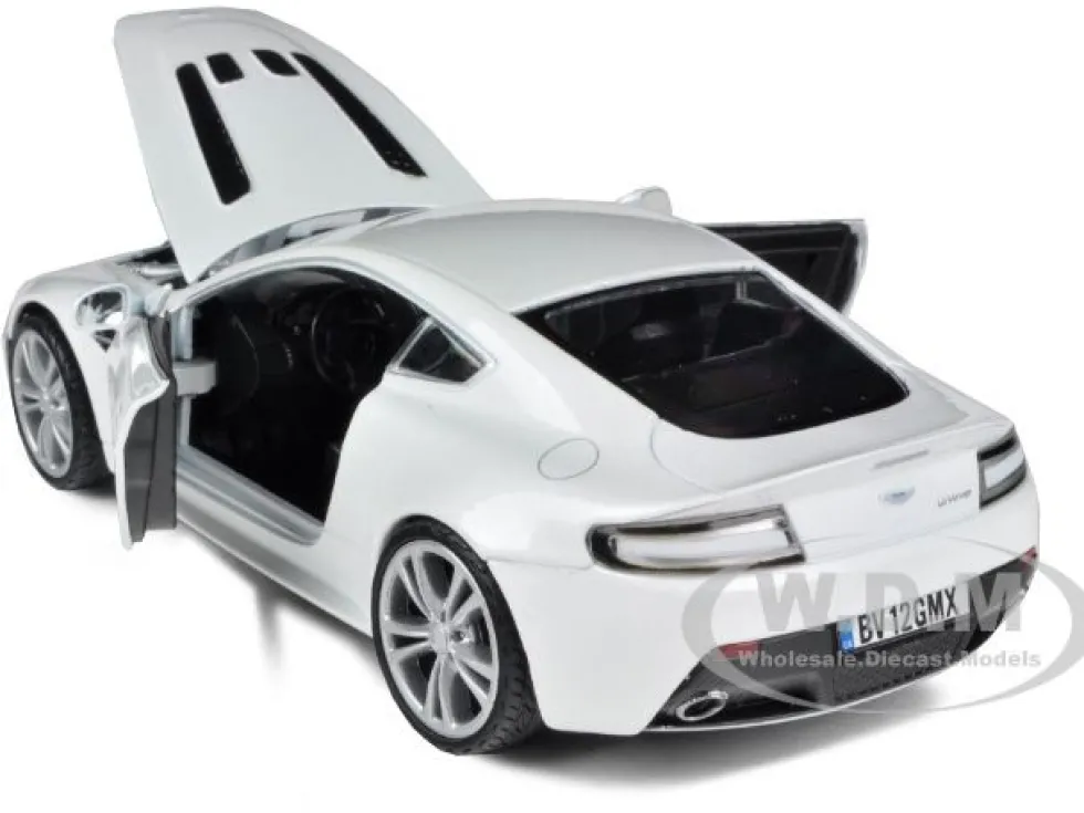 Aston Martin V12 Vantage Pearl White 1/24 Diecast Car Model Motormax 73357