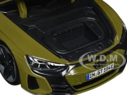 2022 Audi RS e tron GT Dark Green with Sunroof 1/18 Diecast Model Car Bburago 11050grn