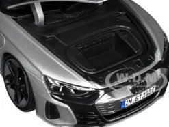 2022 Audi RS e tron GT Silver Metallic with Sunroof 1/18 Diecast Model Car Bburago 11050sil