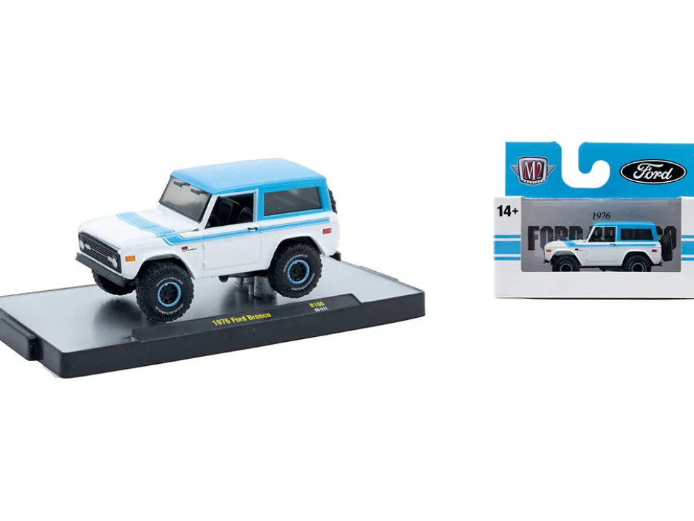 Auto-Thentics 6 piece Set Release 106 IN DISPLAY CASES Limited Edition 1/64 Diecast Model Cars by M2 Machines