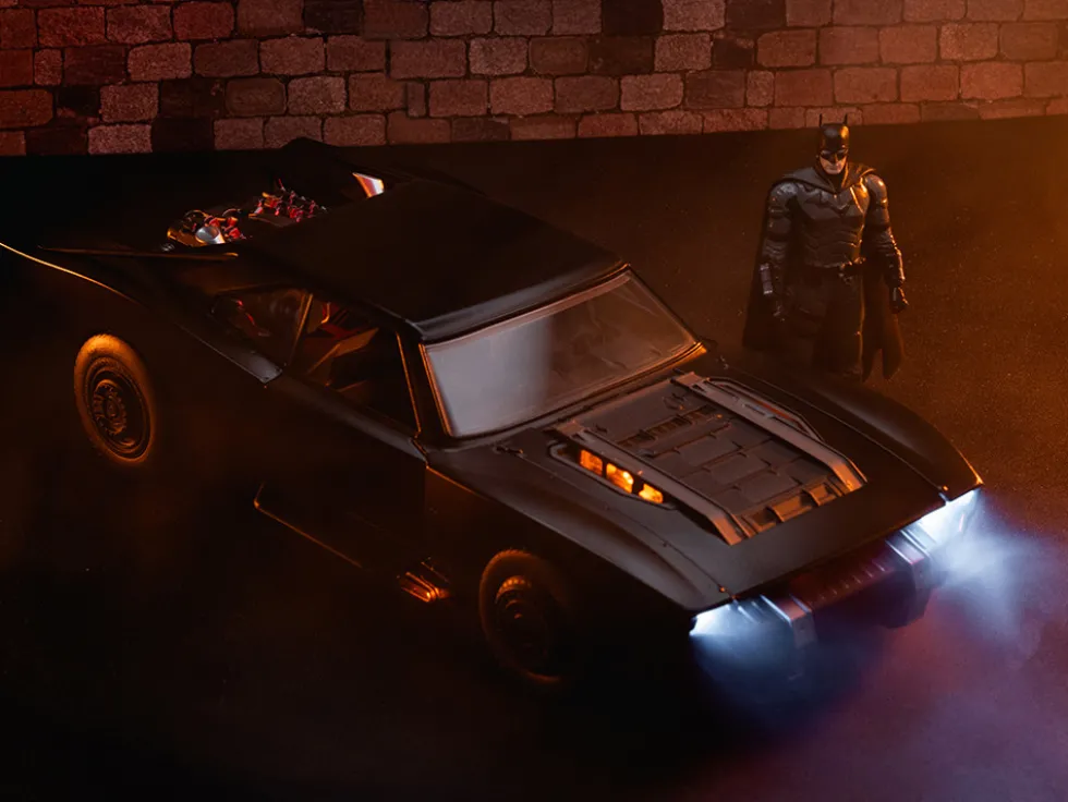 Batmobile Matt Black with Lights Batman Diecast Figurine The Batman 2022 Movie DC Comics 1/18 Diecast Model Car Jada 32504