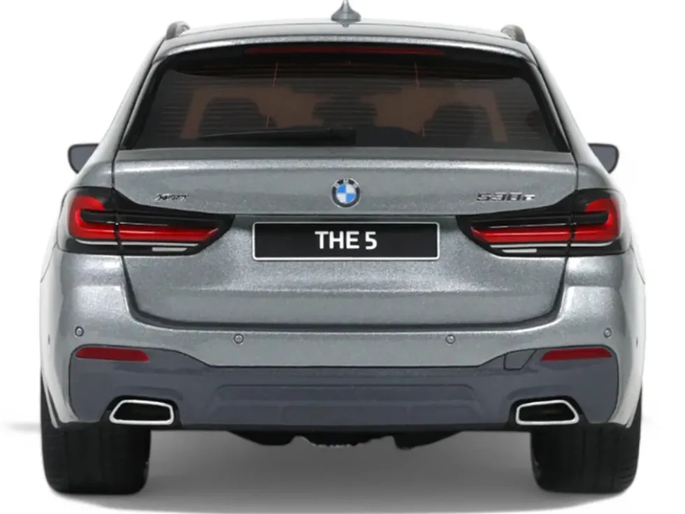 2023 BMW 530E XDrive M Silver Metallic 1/18 Model Car by GT Spirit