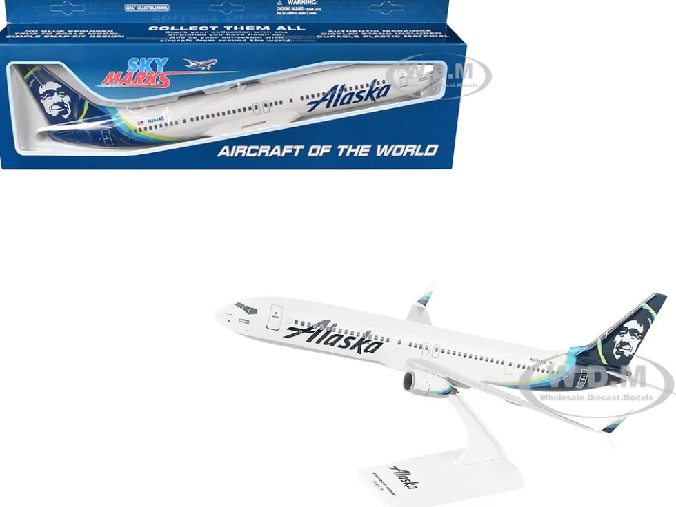 Boeing 737-900 Commercial Aircraft "Alaska Airlines" (N494AS) White with Blue Tail (Snap-Fit) 1/130 Plastic Model by Skymarks