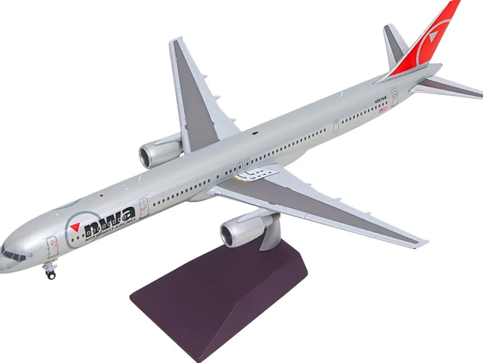 Boeing 757-300 Commercial Aircraft "Northwest Airlines" (N587NW) Silver with Red Tail "Gemini 200" Series 1/200 Diecast Model Airplane by GeminiJets