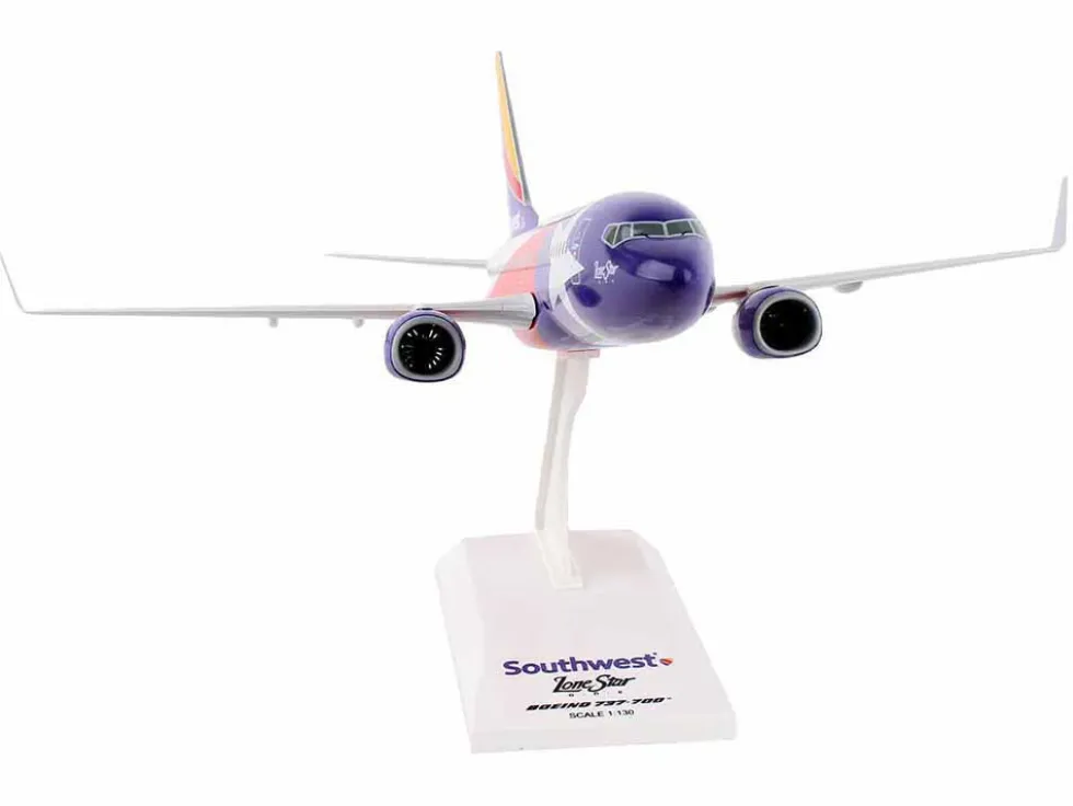 Boeing 737-700 Commercial Aircraft "Southwest Airlines - Lone Star One" (N931WN) Texas Flag Livery (Snap-Fit) 1/130 Plastic Model by Skymarks