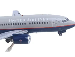 Boeing 737-500 Commercial Aircraft "United Airlines - Classic 737 Series" (N936UA) Gray with Blue Tail "Gemini 200" Series 1/200 Diecast Model Airplane by GeminiJets