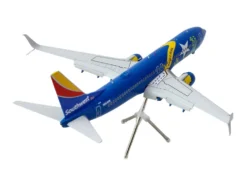 Boeing 737-800 Commercial Aircraft with Flaps Down "Southwest Airlines - Nevada One" (N8646B) Blue with Tail Stripes "Gemini 200" Series 1/200 Diecast Model Airplane by GeminiJets