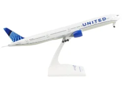 Boeing 777-300 Commercial Aircraft with Landing Gear "United Airlines" (N2749U) White with Blue Tail (Snap-Fit) 1/200 Plastic Model by Skymarks