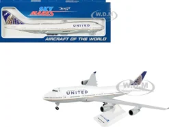 Boeing 747-400 Commercial Aircraft with Landing Gear 