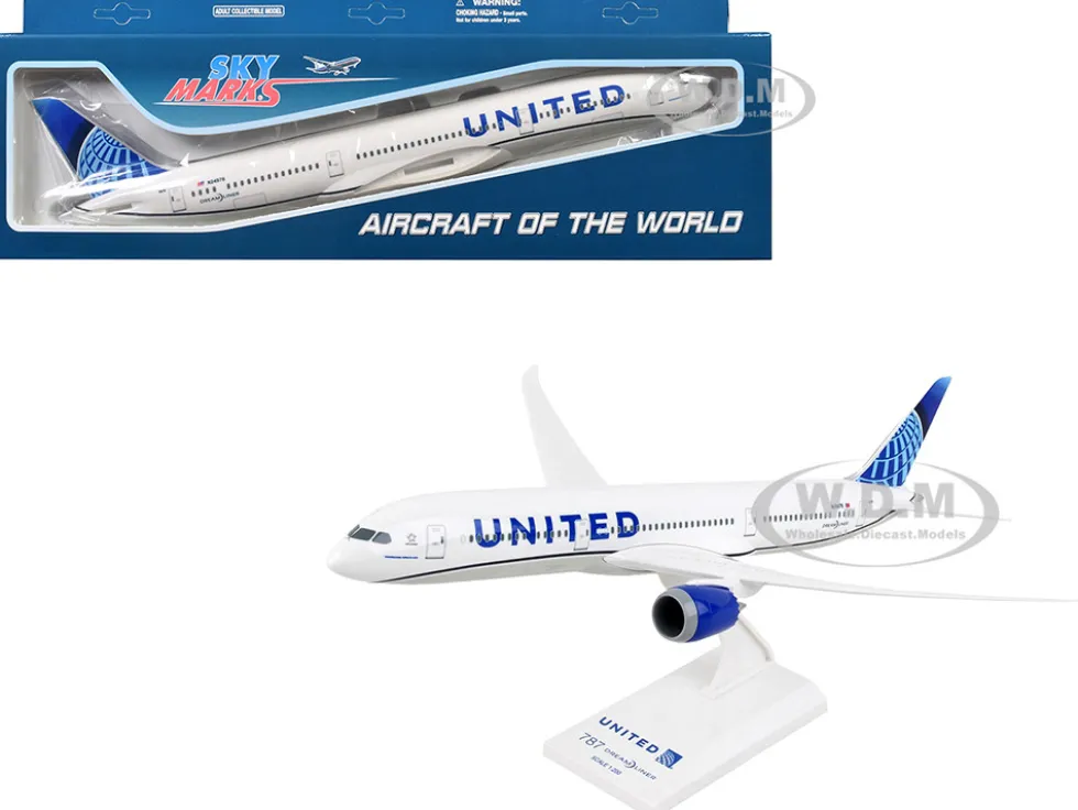 Boeing 787-9 Dreamliner Commercial Aircraft "United Airlines" (N24976) White with Blue Tail (Snap-Fit) 1/200 Plastic Model by Skymarks