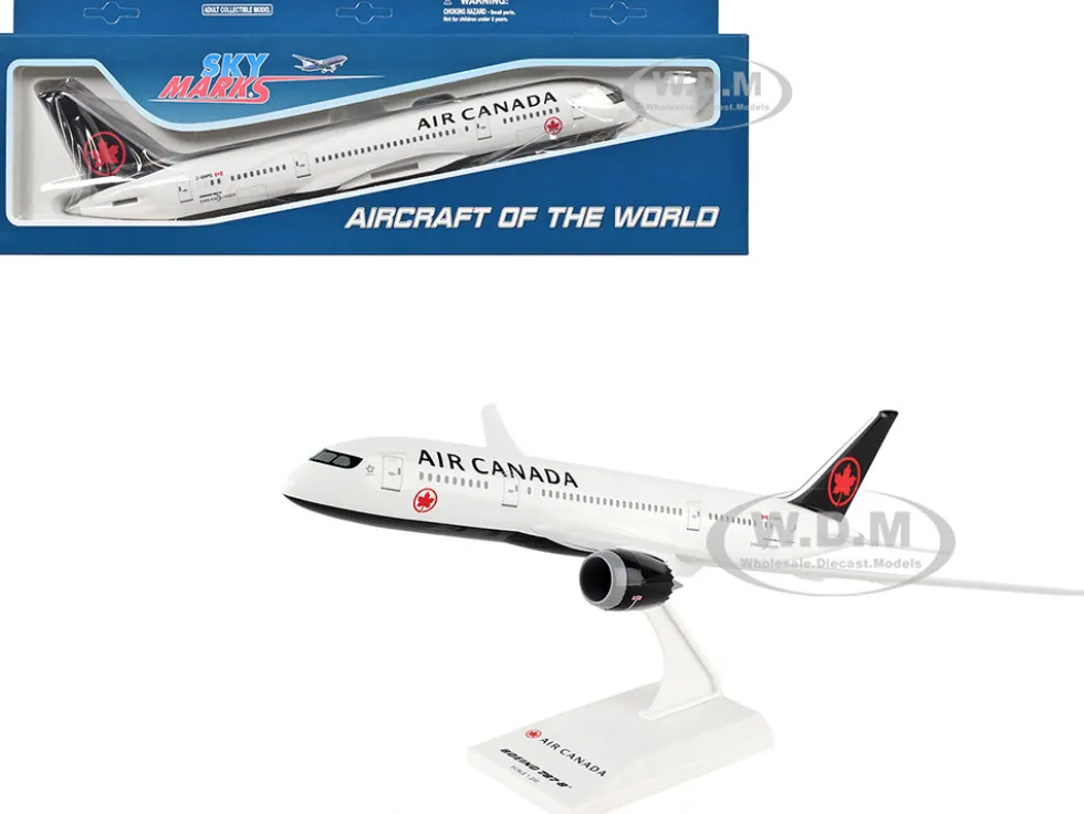 Boeing 787-8 Dreamliner Commercial Aircraft "Air Canada" (C-GHPQ) White with Black Tail (Snap-Fit) 1/200 Plastic Model by Skymarks