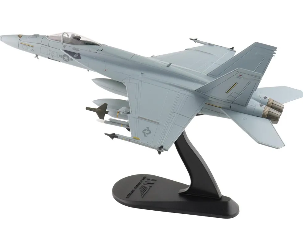 Boeing F/A-18E Super Hornet Fighter Aircraft "Dagger Team (with decals)" United States Navy "Air Power Series" 1/72 Diecast Model by Hobby Master
