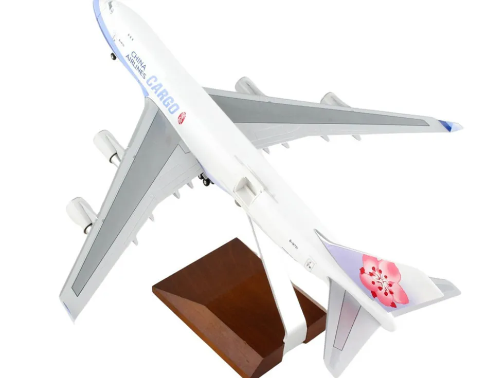 Boeing 747-400F Commercial Aircraft with Landing Gear "China Airlines Cargo" (B-18701) White with Purple Stripes (Snap-Fit) 1/200 Plastic Model by Skymarks