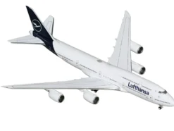 Boeing 747-8I Commercial Aircraft "Lufthansa" (D-ABYA) White with Dark Blue Tail 1/400 Diecast Model Airplane by GeminiJets