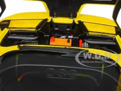 Bugatti EB110 SS Super Sport Giallo Bugatti Yellow Silver Wheels 1/18 Model Car Autoart 70918