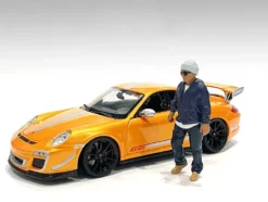 Car Meet 1 Figurine IV 1/24 Scale Models American Diorama 76380