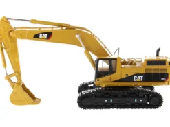 CAT Caterpillar 365B L Series II Hydraulic Excavator Two Figurines Core Classics Series 1/50 Diecast Model Diecast Masters 85058 C