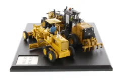 Cat Caterpillar No 12 Motor Grader Circa 1939-1959 Cat Caterpillar 12M3 Motor Grader Current Operators Evolution Series Set 2 pieces 1/50 Diecast Models Diecast Masters 85560