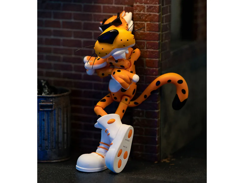 Chester Cheetah 5 5 Figure with Accessories and Alternate Head and Hands Cheetos Crunchy model Jada 34048
