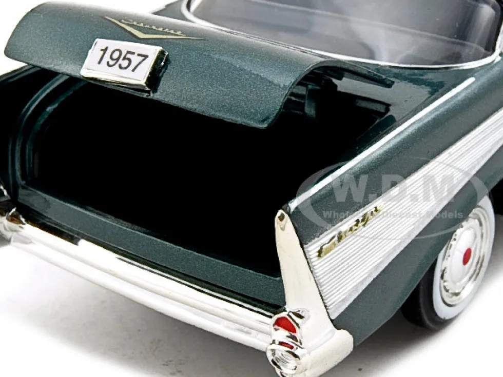 1957 Chevrolet Bel Air Green 1/24 Diecast Model Car Motormax 73228