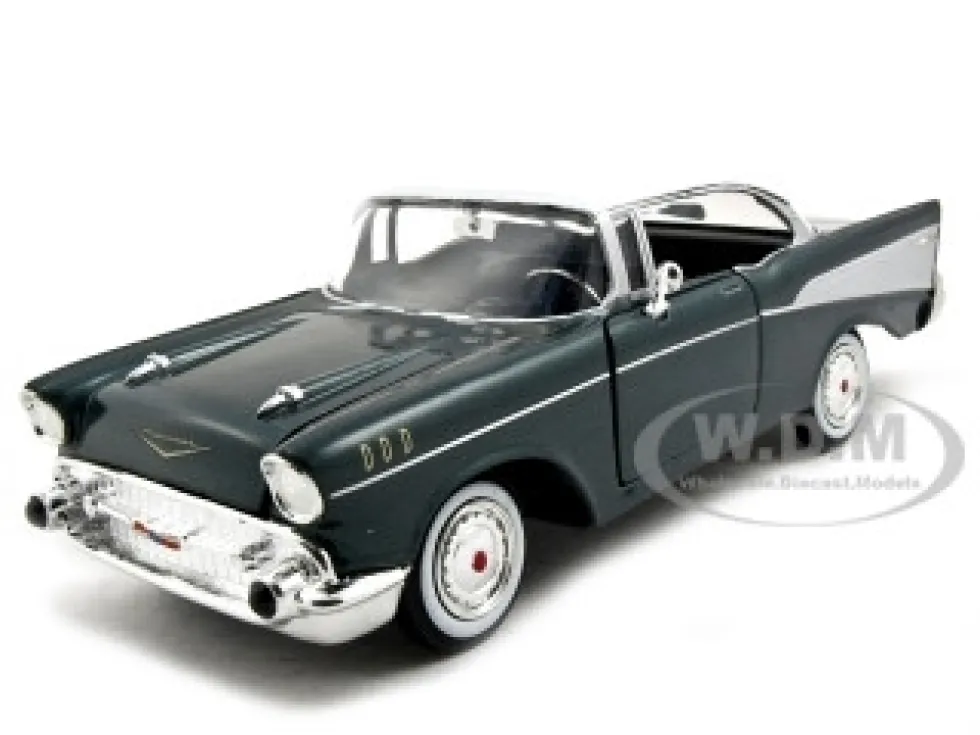 1957 Chevrolet Bel Air Green 1/24 Diecast Model Car Motormax 73228
