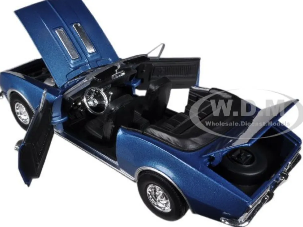 1967 Chevrolet Camaro SS Convertible Blue 1/24 Diecast Car Model Motormax 73301