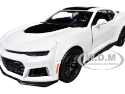 2017 Chevrolet Camaro ZL1 White 1/24 Diecast Model Car by Motormax