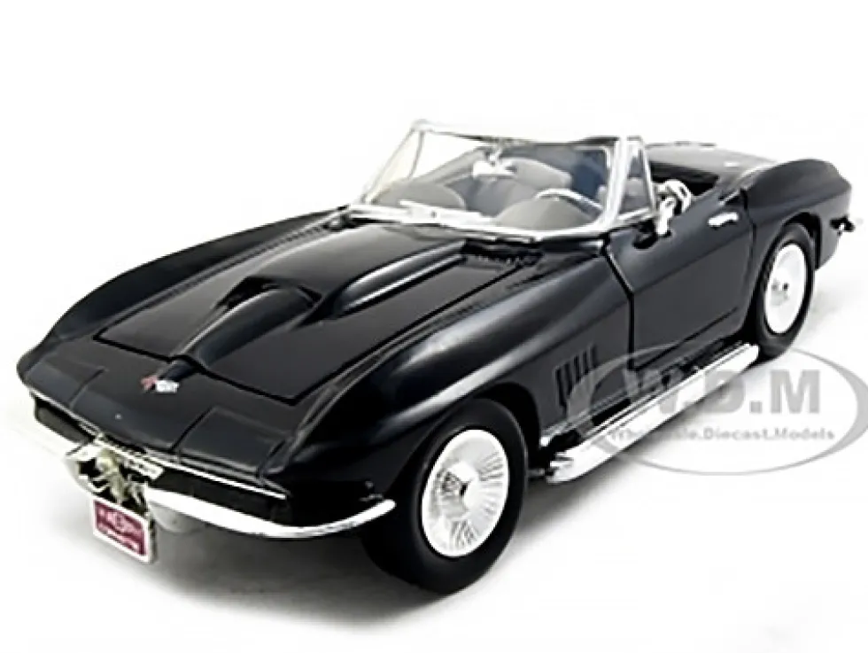 1967 Chevrolet Corvette Black Convertible 1/24 Diecast Car Model Motormax 73224