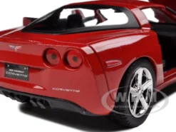 2005 Chevrolet Corvette C6 Coupe Red 1/24 Diecast Model Car Motormax 73270