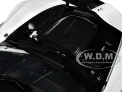 2019 Chevrolet Corvette C7 ZR1 Arctic White with Carbon Top 1/18 Model Car Autoart 71270