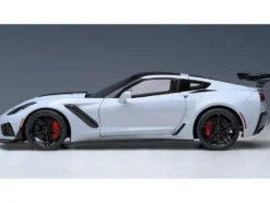 2019 Chevrolet Corvette C7 ZR1 Ceramic Matrix Gray Metallic with Carbon Top 1/18 Model Car Autoart 71277