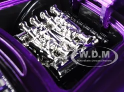 1957 Chevrolet Corvette Purple Batgirl Diecast Figure DC Comics Bombshells Series 1/24 Diecast Model Car Jada 30457