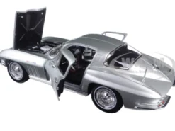 1965 Chevrolet Corvette Silver 1/18 Diecast Model Car Maisto 31640