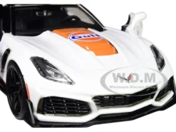 2019 Chevrolet Corvette ZR1 #22 Gulf Oil White Orange Stripes Black Top 1/24 Diecast Model Car Motormax 79657
