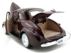 1939 Chevrolet Coupe Burgundy 1/24 Diecast Model Car Motormax 73247
