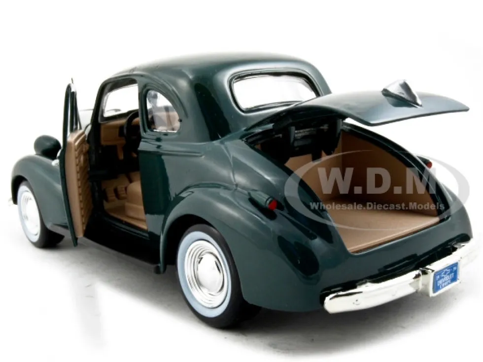 1939 Chevrolet Coupe Green 1/24 Diecast Model Car Motormax 73247