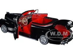 1941 Chevrolet Special Deluxe Convertible Black Red Interior Low Rider Collection 1/24 Diecast Model Car Welly 22411