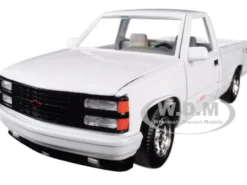1992 Chevrolet 454 SS Pickup Truck White 1/24 Diecast Model Car Motormax 73203
