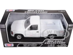 1992 Chevrolet 454 SS Pickup Truck White 1/24 Diecast Model Car Motormax 73203