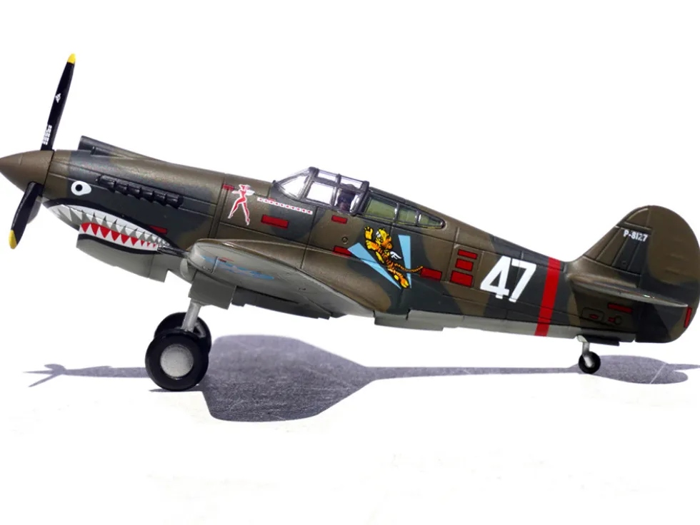 Curtiss P-40B/C Warhawk Fighter Aircraft "White 47, Robert T. Smith, 3rd Squadron, Hell's Angels, Chinese Air Force, Burma" (1942) 1st American Volunteer Group 1/72 Diecast Model Airplane by Legion