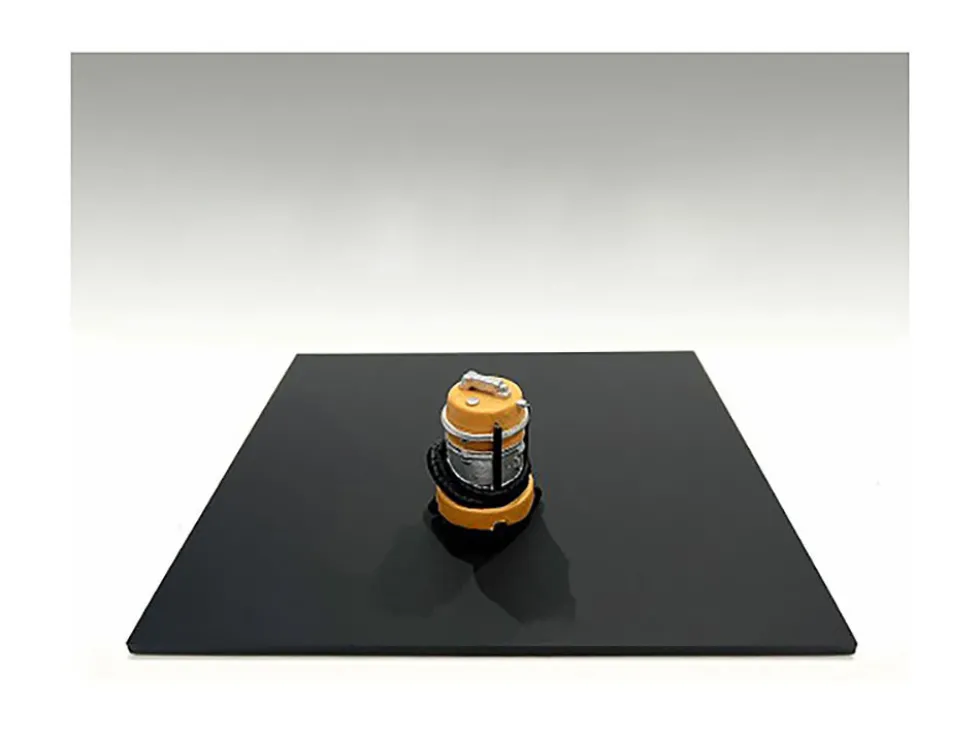 Detail Masters Figure 6 Wet/Dry Vac for 1/18 Scale Models American Diorama AD18606