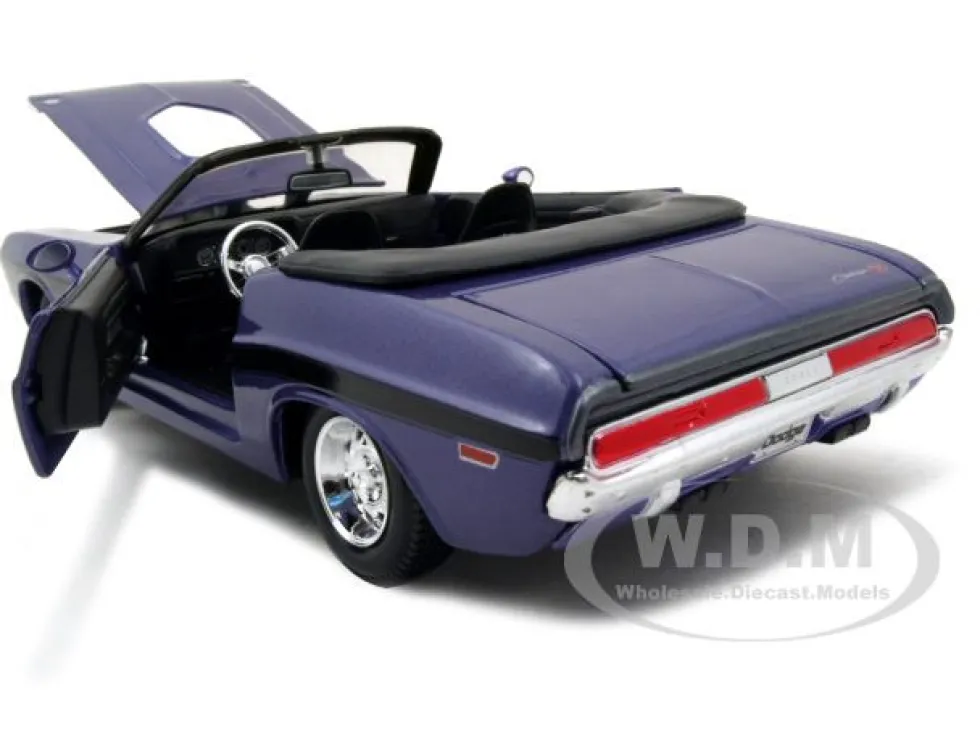 1970 Dodge Challenger R/T Convertible Purple1/24 Diecast Model Car Maisto 31264