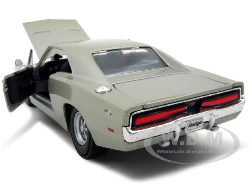 1969 Dodge Charger R/T Hemi Silver 1/25 Diecast Car Model Maisto 31256
