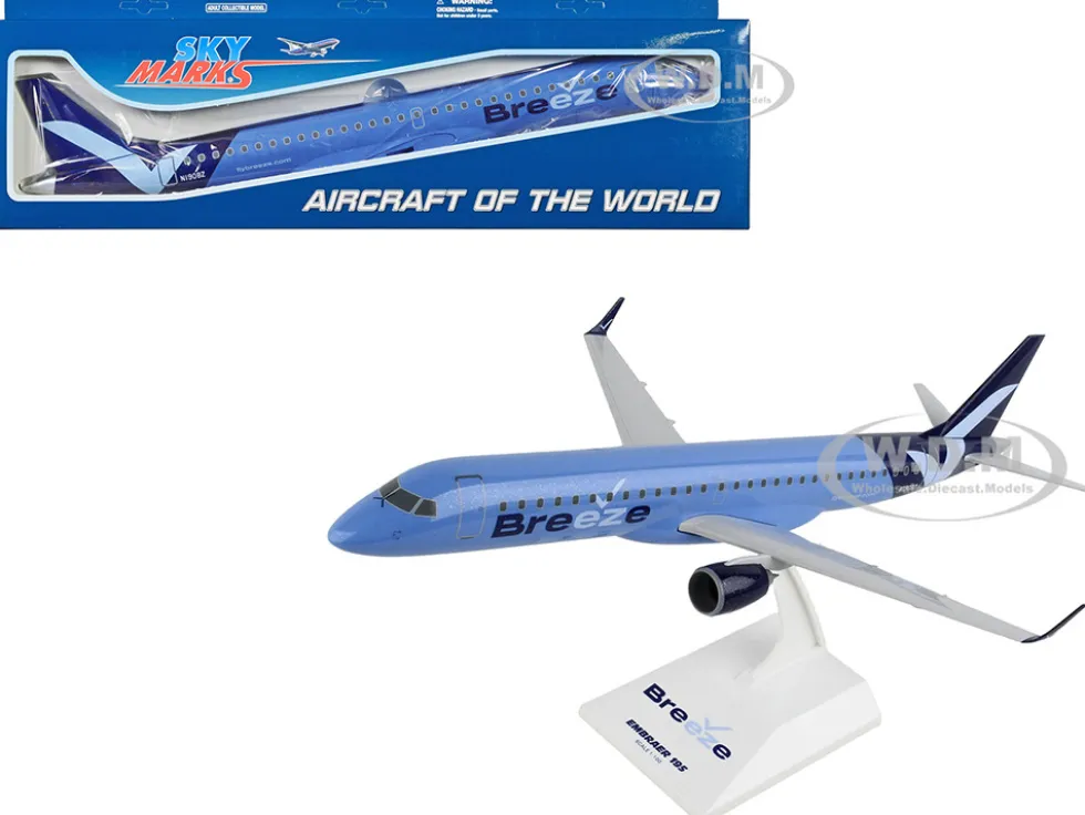 Embraer E195 Commercial Aircraft "Breeze Airways" (N190BZ) Blue (Snap-Fit) 1/100 Plastic Model by Skymarks