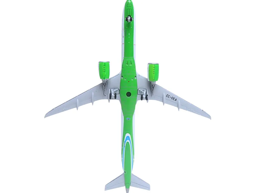 Embraer E195-E2 Commercial Aircraft "Binter Canarias" (EC-OEA) White with Green Tail Stripes Stripes 1/400 Diecast Model Airplane by GeminiJets