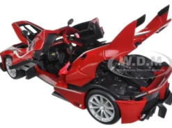 Ferrari FXX-K #10 Red 1/18 Diecast Model Car Bburago 16010