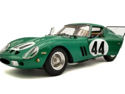 Ferrari 250 GTO #44 David Piper "GP Silverstone" (1963) Limited Edition to 2000 pieces Worldwide 1/18 Diecast Model Car by CMC